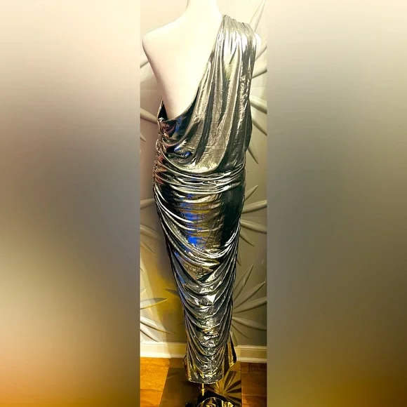 EUC Fashion Nova SZ 2X metallic liquid silver 1 shoulder midi dress/bust 42”-50” - Picture 4 of 6